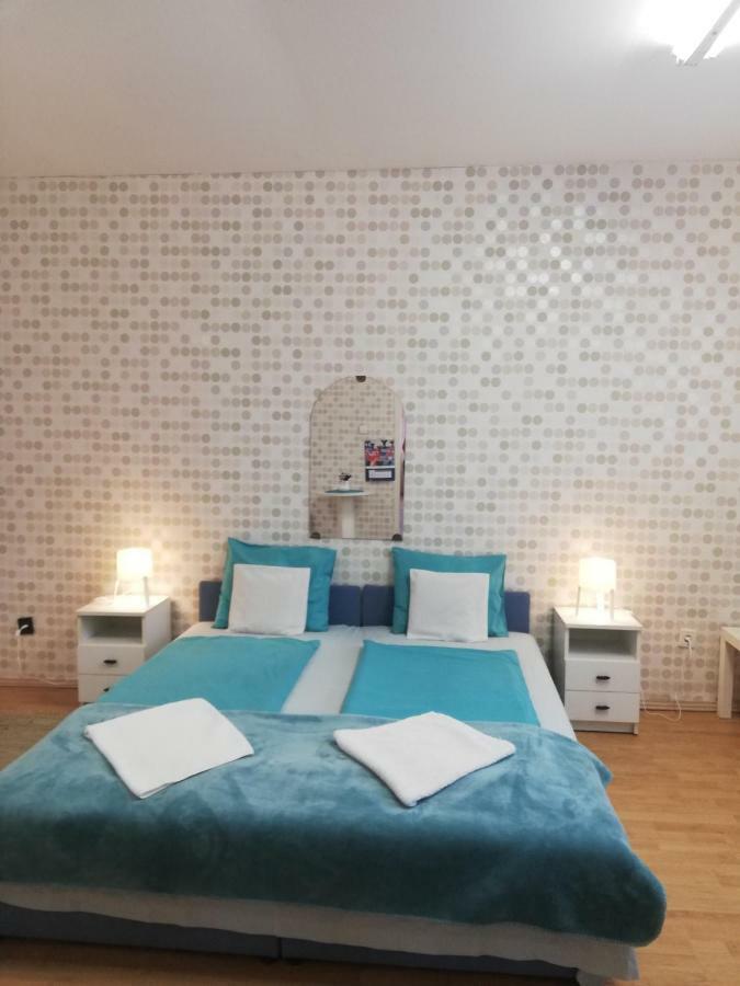 Apartament Tape *